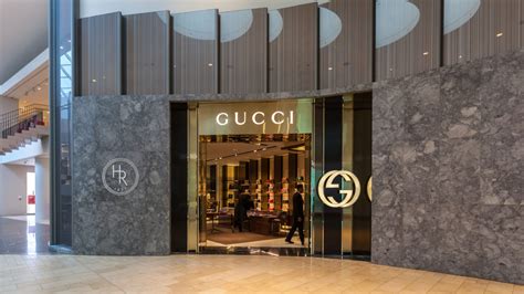 Gucci tra innovazione e tradizione artigianale: intervista a